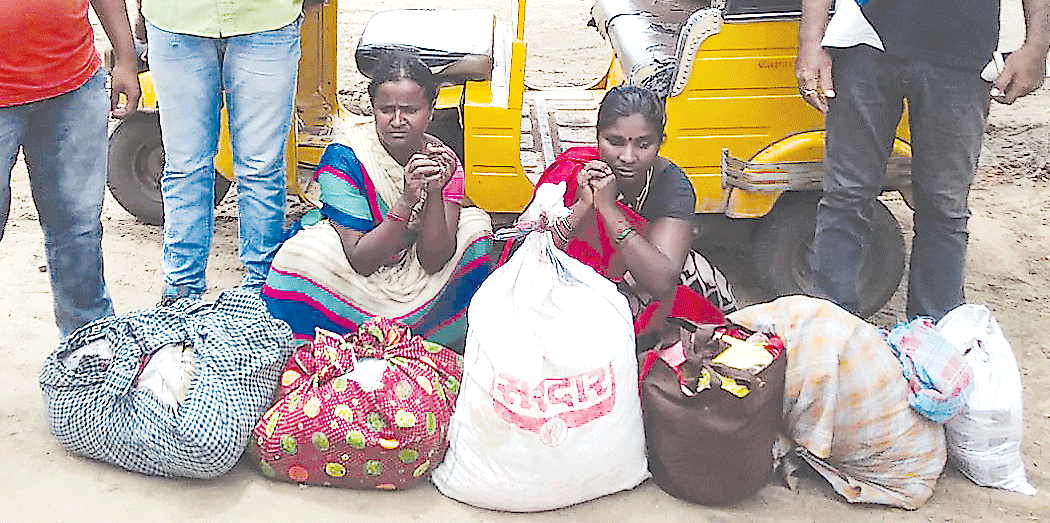 Two women arrested with black jaggery 4july2018 