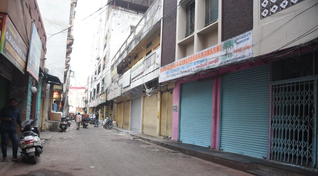 Begum Bazaar closed against Raja Singh's arrest 
