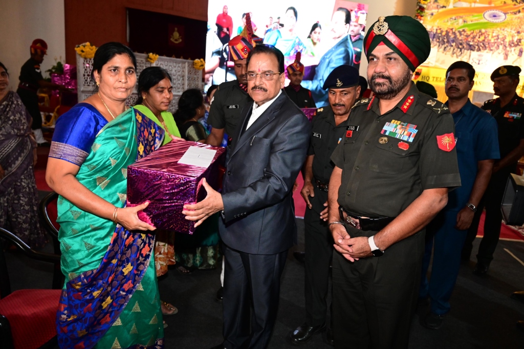  Minister of State for Defense honored Veer Nari 